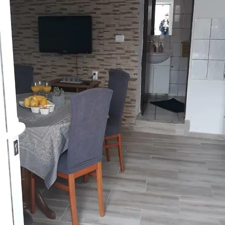 Vukoja 아파트 파코스탄